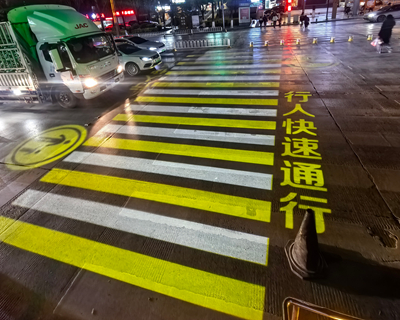 斑马线投影灯2026
